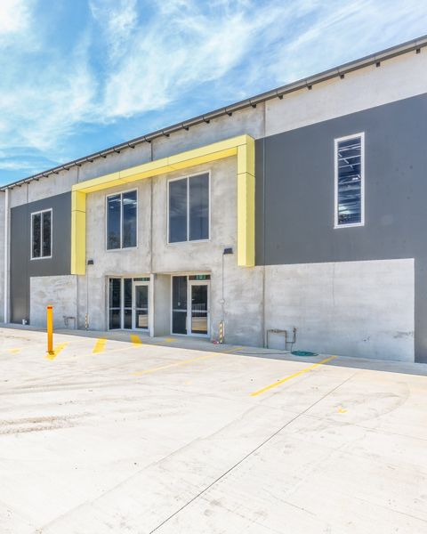 E-Hub Estate, Raceview — unit 9 frontage